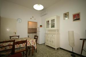 Köök või kööginurk majutusasutuses Appartamento indipendente con giardino a 400 m dal mare