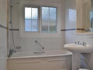 Gallery image of Woodland View Bungalow 1 - Uk10492 in Pennal