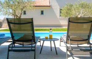 Bazén v ubytování Villa Gemini nebo v jeho okolí