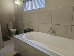 Ένα μπάνιο στο Chandané Guesthouse