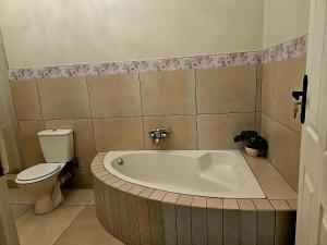 Ένα μπάνιο στο Chandané Guesthouse