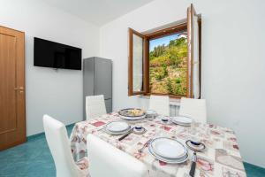 Μια τηλεόραση ή/και κέντρο ψυχαγωγίας στο Da Benny Seaview