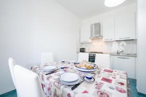 Η κουζίνα ή μικρή κουζίνα στο Da Benny Seaview