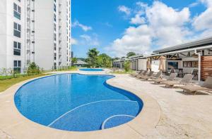 Bazén v ubytování Modern 3BR Condo at Viva Jaco w Pool & Gym nebo v jeho okolí