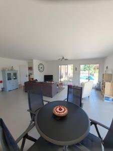Dapur atau dapur kecil di Villa M Vallon Pont d'arc