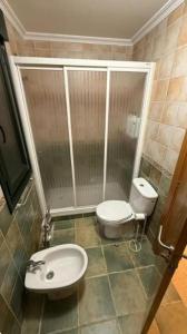 Et badeværelse på Amanecer en Playa de LLás + 23 billeder