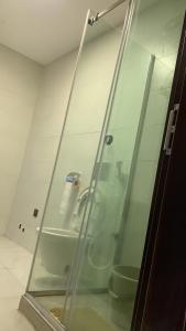 Bilik mandi di Bim Sparkles Stay +10 gambar