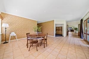 Ảnh trong thư viện ảnh của Grand 6BR Farmstay in Airport Coogee Beach&Fremantle ở Perth
