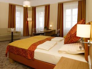 Letto o letti in una camera di Hotel Drei Raben