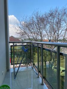 Un balcón o terraza en Résidence Golden House