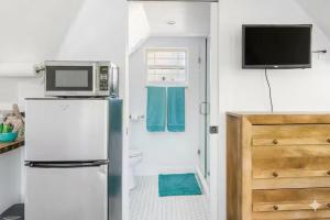 Dapur atau dapur kecil di Light-Filled Loft near Lady Bird Lake