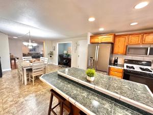 Φωτογραφία από το άλμπουμ του 3brstudio Suite-fire Pit-gazebo-kid &dog Friendly σε Medford