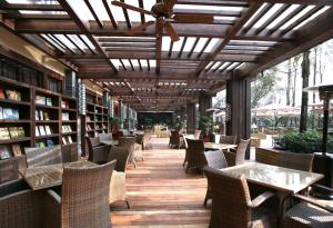 都江堰青城豪生国际酒店餐厅或其他用餐的地方