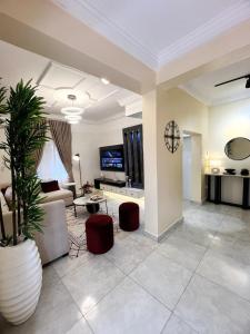 Φωτογραφία από το άλμπουμ του Two Bedroom Apartment στην Αμπούζα