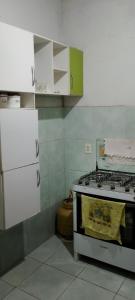 Η κουζίνα ή μικρή κουζίνα στο Casa de temporada +13 φωτογραφίες