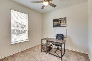 Gallery image of Private Yard and Pool Access Home in Krugerville in Navo