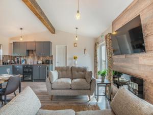 Η κουζίνα ή μικρή κουζίνα στο West End Farm Lodge Alabaster