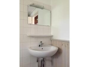 Et badeværelse på 1-bedroom bungalow + 12 billeder