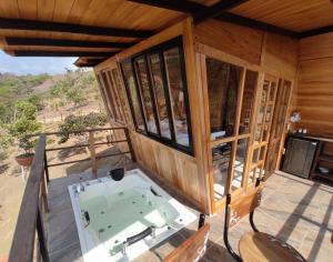 Μπαλκόνι ή βεράντα στο GLAMPING Cabanas Andes Village Barichara +23 φωτογραφίες