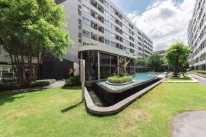 Swimmingpoolen hos eller tæt på Elio Sukhumvit 64 BTS Punnawithi