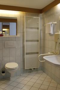 Koupelna v ubytování Hotel Schwanau garni
