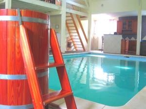 Swimmingpoolen hos eller tæt på Tranquil Escape, Sourbrodt + 31 billeder