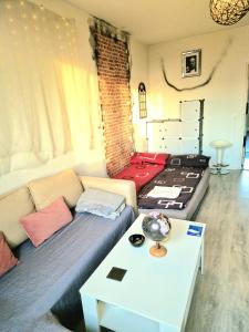 Gallery image of Spacious Cozy Trendy Room in Green Area 12 min to Downtown in Berlin