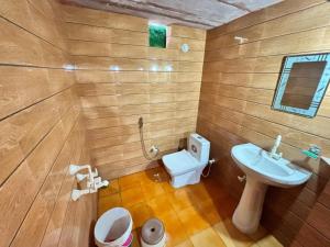 Koupelna v ubytování Gangaram osian village home stay