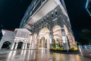 อาคารที่มีโรงแรม