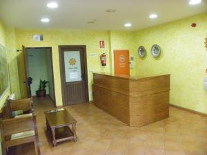 Lobby o reception area sa Hostal La Vega