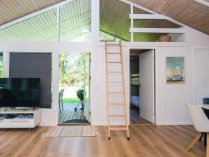 TV a/nebo společenská místnost v ubytování 8 person holiday home in Bindslev-By Traum + 28 fotografií