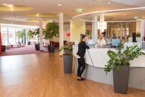 Hostia v ubytovaní H2O Hotel-Therme-Resort, für Familien mit Kindern + 37 fotografií