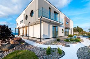 梅彻林基Przystań Mechelinki- Marina Del Mar的海景度假屋