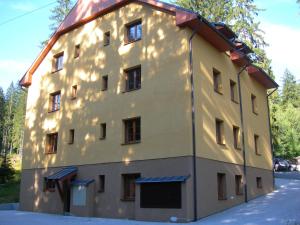 Budova, v ktorej sa apartmán nachádza