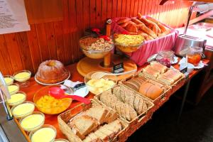 Makanan di atau berdekatan hotel