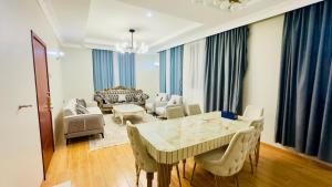 Khu vực ghế ngồi tại the villas Hotel