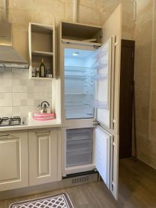 Kuchyň nebo kuchyňský kout v ubytování Full 2-storey house while on holiday