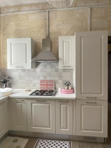 Kuchyň nebo kuchyňský kout v ubytování Full 2-storey house while on holiday