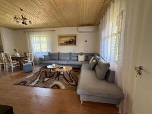 Fotografie z fotogalerie ubytování Vila Curri v destinaci Kolgecaj