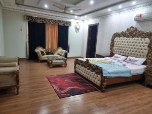 Ruang duduk di Elegance Abounds