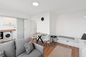 Kuchyň nebo kuchyňský kout v ubytování Universum Stay + 6 fotografií