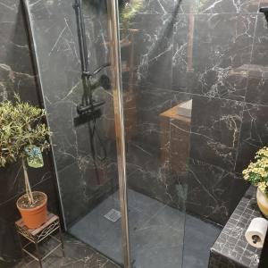 Koupelna v ubytování Appartement Paris 12 proche du centre avec parking