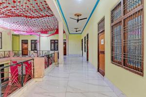 Fotografie z fotogalerie ubytování Hotel O Ram Palace v destinaci Jhinjhak + 25 fotografií