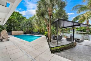 Piscina a Villa Retro Luxe o a prop