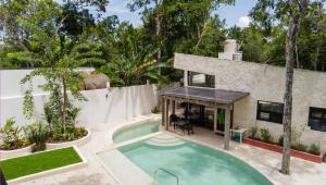 Kolam renang di atau dekat dengan The HOUSE VILLA 8px