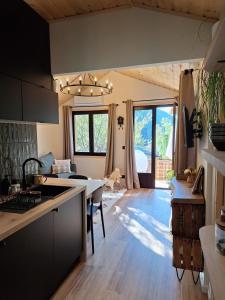 Posezení v ubytování Le chalet Madrier