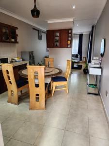 Η κουζίνα ή μικρή κουζίνα στο Jackies place