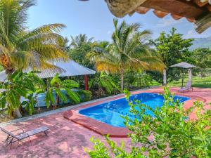 an image of a swimming pool at a resort at Casa de Descanso Hermosa  +4 photos