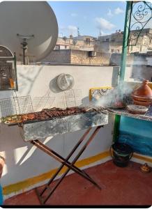 Equipo para parrilladas disponible en la casa de huéspedes