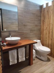 Koupelna v ubytování Vichayito Casa Wiñay + 18 fotografií